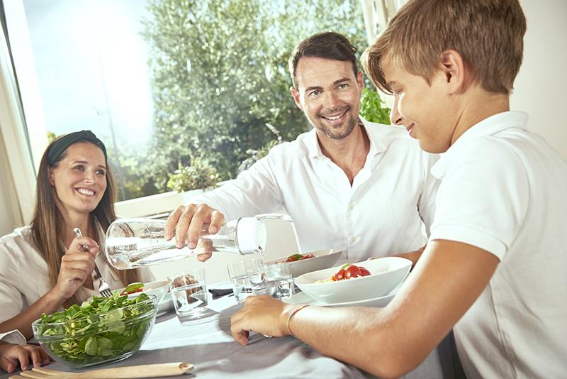 family during the lunch with glassmart